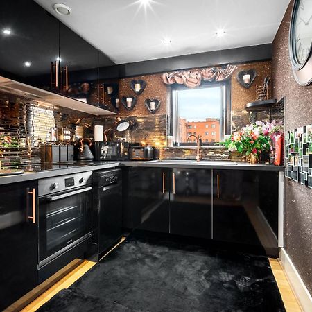 Luxury 1 Bed Flat With Parking 11K - Top Rated - Netflix - Wifi - 70 Inch Smart Tv - Birmingham City Centre - Tv In Bedroom - Top Rated Luaran gambar