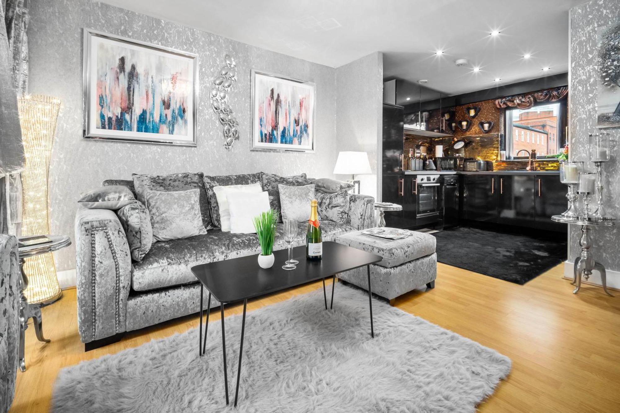 Luxury 1 Bed Flat With Parking 11K - Top Rated - Netflix - Wifi - 70 Inch Smart Tv - Birmingham City Centre - Tv In Bedroom - Top Rated Luaran gambar