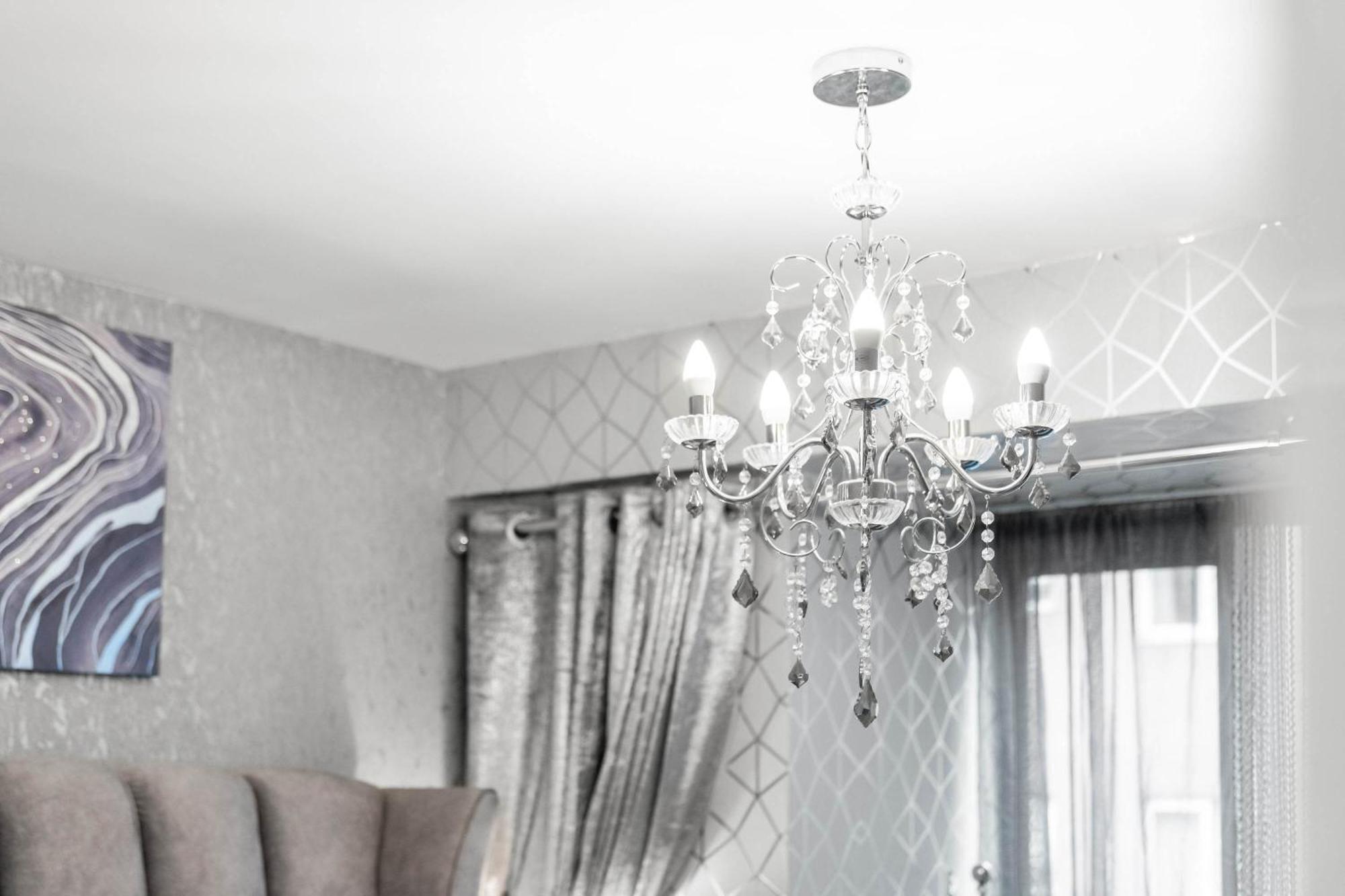 Luxury 1 Bed Flat With Parking 11K - Top Rated - Netflix - Wifi - 70 Inch Smart Tv - Birmingham City Centre - Tv In Bedroom - Top Rated Luaran gambar